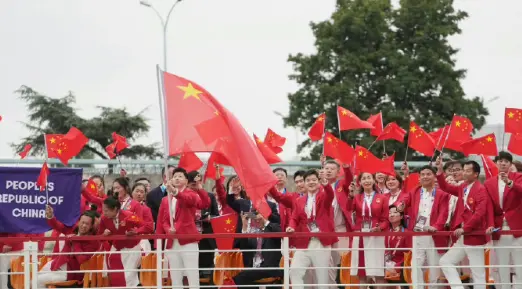2024巴黎奥运会开幕式：这‘现实’版盛宴，是惊艳还是惊吓？